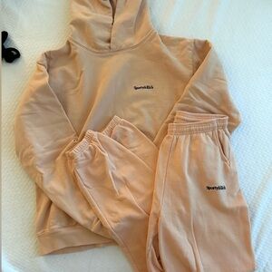 Sporty & Rich Embroidered Logo Hoodie